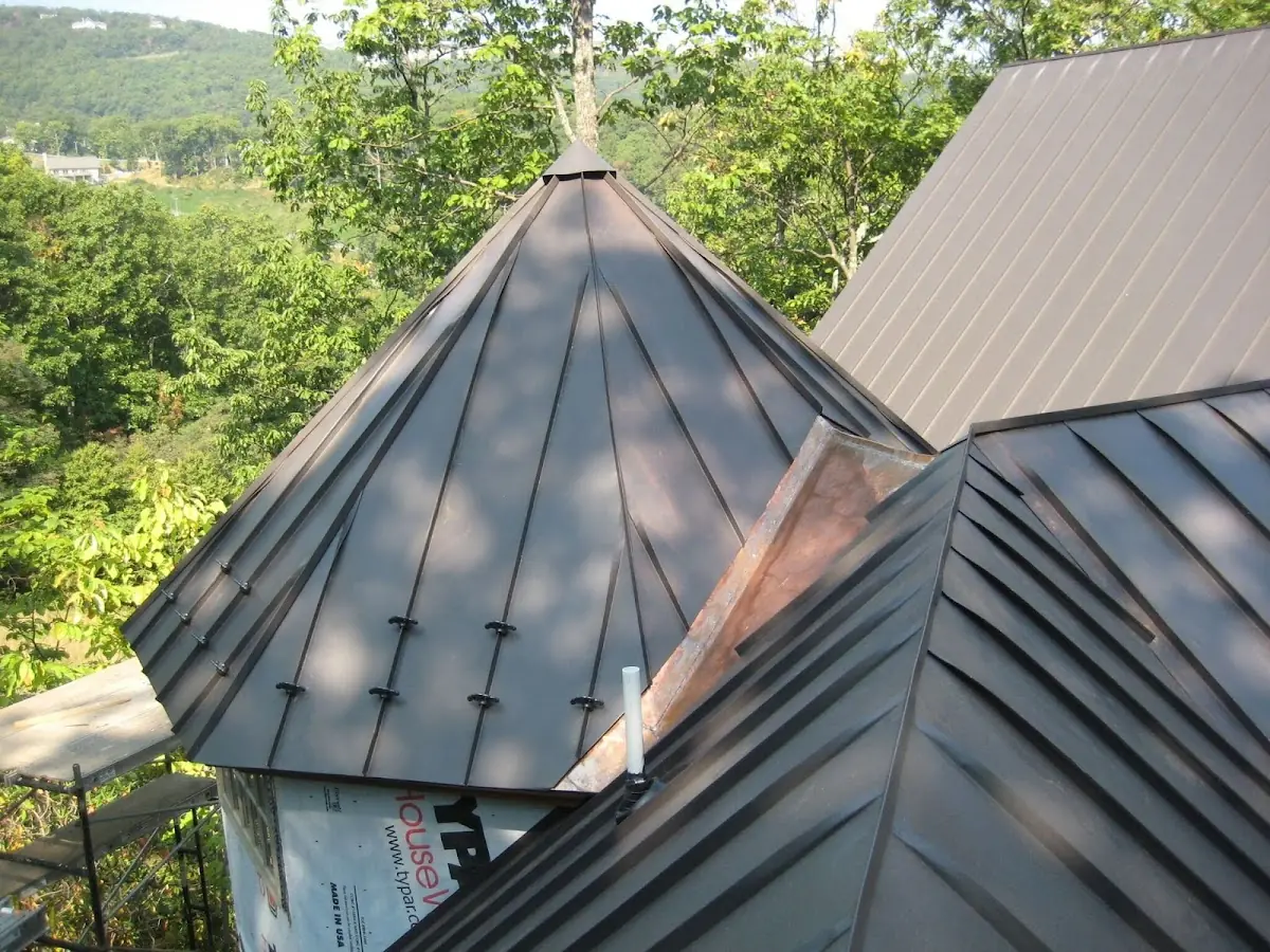 Professional Shingle Replacement & Repair by Craftsman Roofing in Winterville